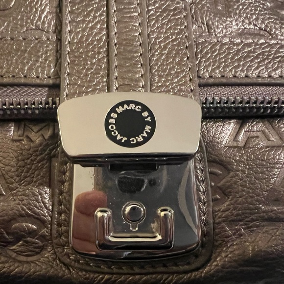 Marc by Marc Jacobs Leather Fold Strap bag - Picture 5 of 6